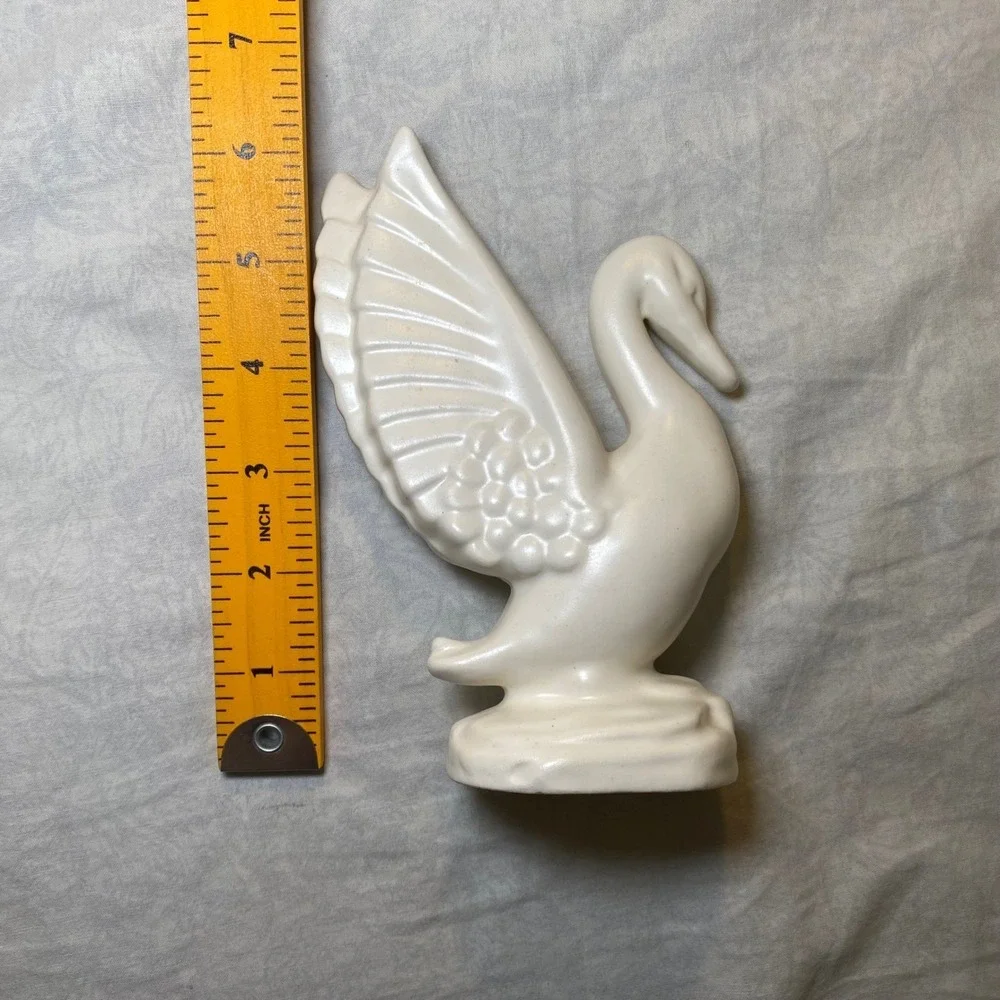 Vintage Royal Haeger‎ USA Swan Pair 8694 8695 White Pottery Centerpiece Inserts